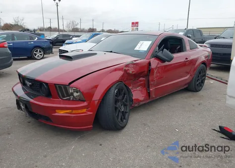 2008 Ford Mustang Gt Deluxe/Gt Premium z USA, uszkodzony, nr VIN 1ZVHT82H585103194